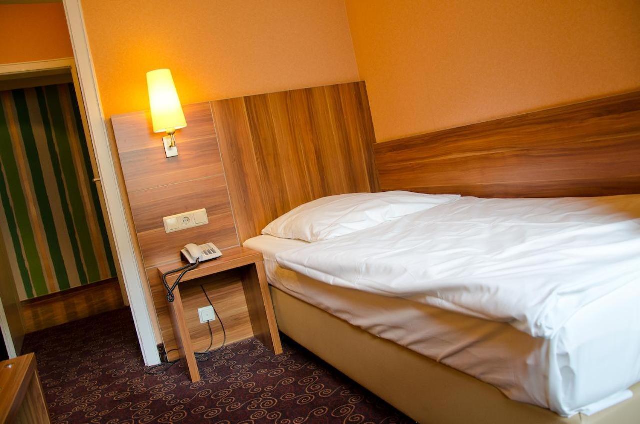 בון Rheinland Hotel מראה חיצוני תמונה